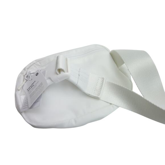 NWT Lululemon Everywhere Belt Bag - Picture 4 of 5